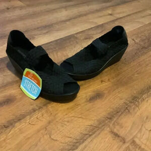 BARETRAPS Black Stretch Peep Toe Wedge Sandals‎ Slip On Open Toe Womens Size 7